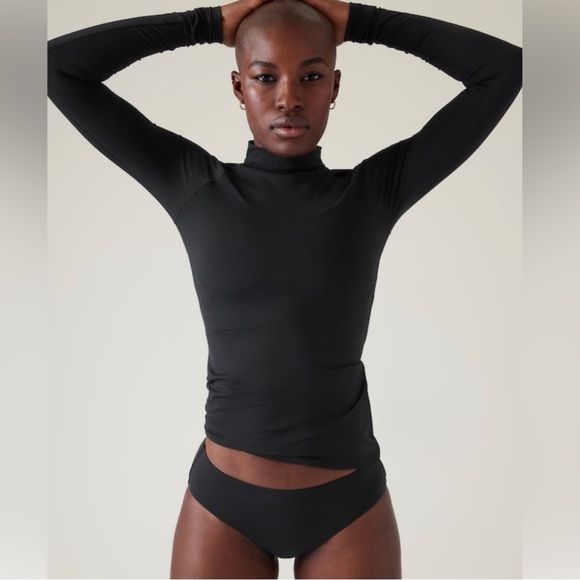 Athleta North Point Rashguard - Picture 3 of 13